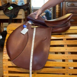 Stubben Ascend Jump Saddle